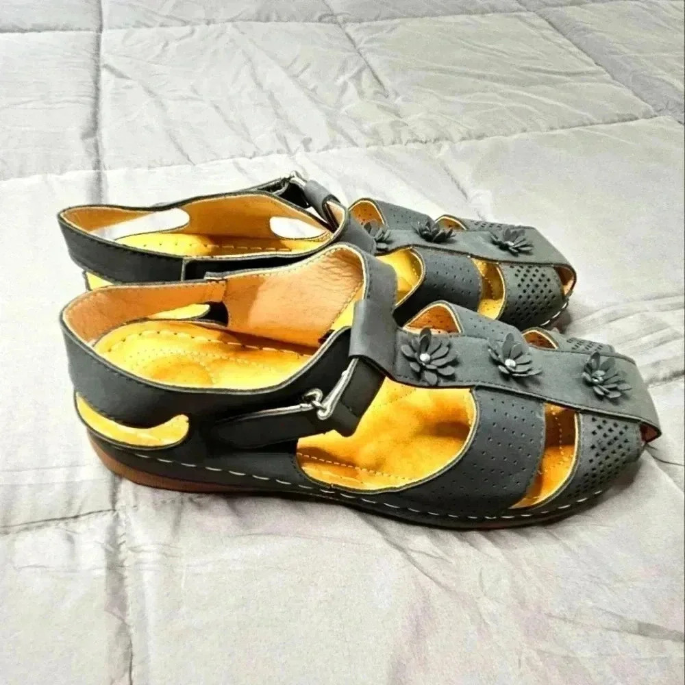 Atalina sandals.‎ NWOT